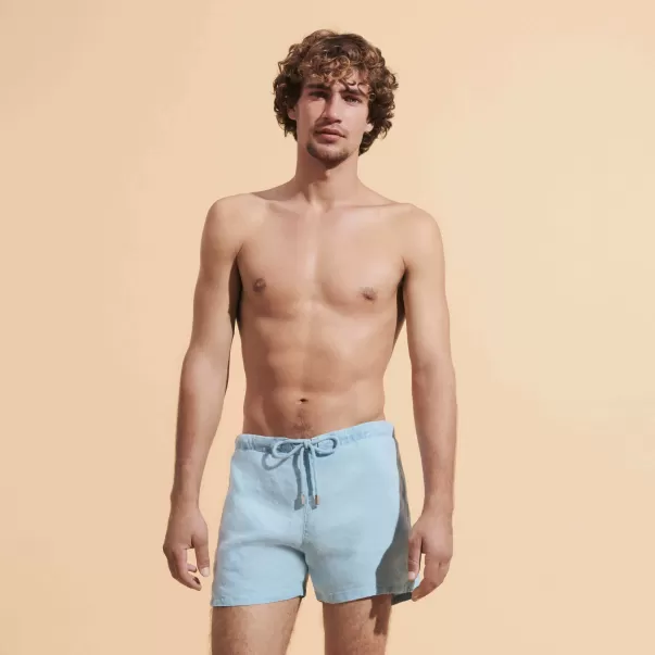 Hombre Shorts Avanzado Source / Azul Bermudas De Lino Con Tinte Natural Para Hombre Vilebrequin